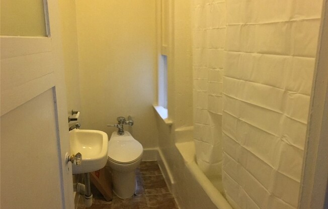 Studio, 1 bath, 390 sqft, $1,420