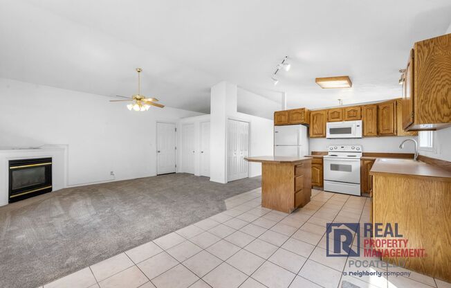 Beautiful 4 bed 2 1/2 bath - 3 car garage