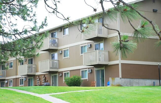 2 beds, 1 bath, 780 sqft, $1,275, Unit 125