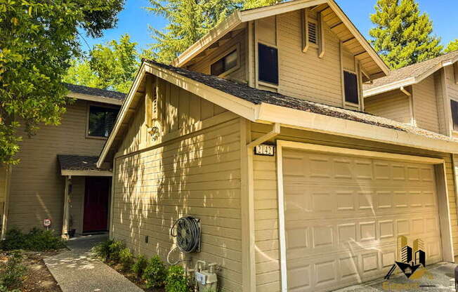 2142 UNIVERSITY PARK DR