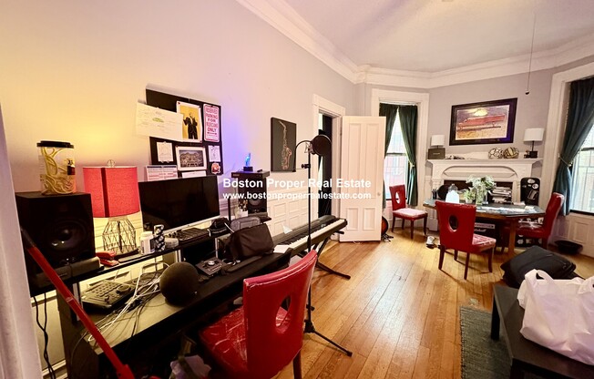290 Newbury St.