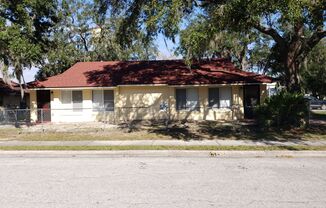 2 bed / 1 bath duplex in Eatonville