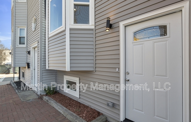 690 DORCHESTER AVE