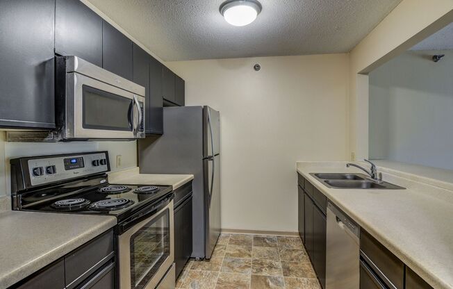 2 beds, 1 bath, 925 sqft, $1,400, Unit 1611111u