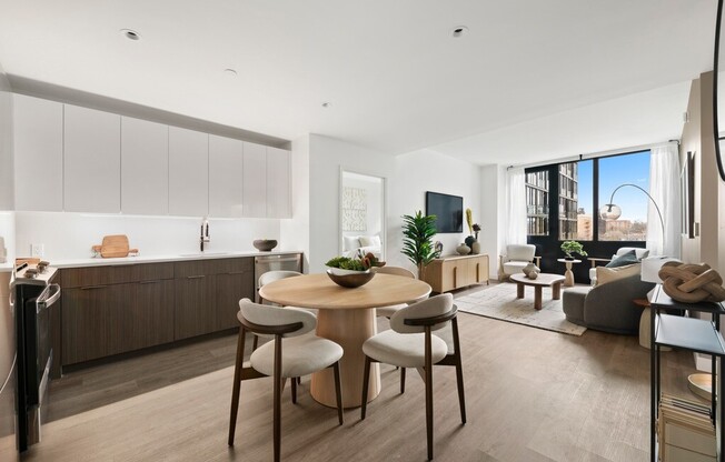 2 beds, 1.5 baths, $3,850, Unit 710N