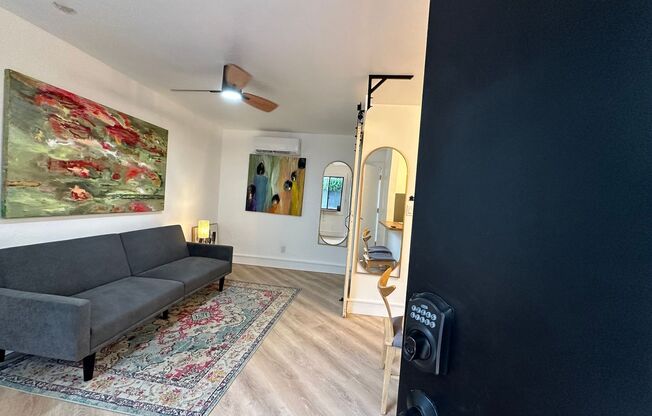 1 bed, 1 bath, 400 sqft, $1,350, Unit A