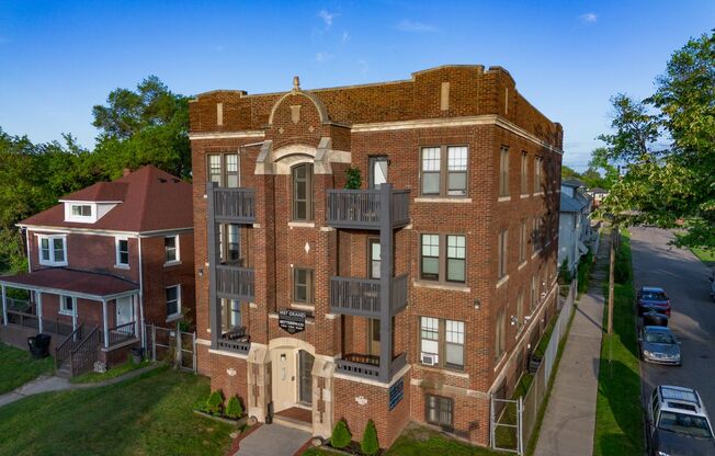 1887 W Grand Blvd