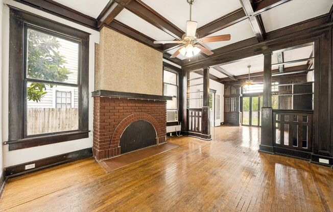 CHARMING 4-BEDROOM HISTORIC HOME IN TOBIN HILL