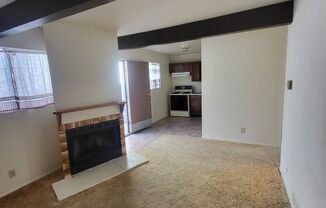 2 beds, 1 bath, 800 sqft, $995