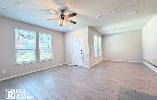 4808 SPARKLING PATHWAY