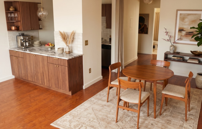 3 beds, 1 bath, $2,895, Unit R-412