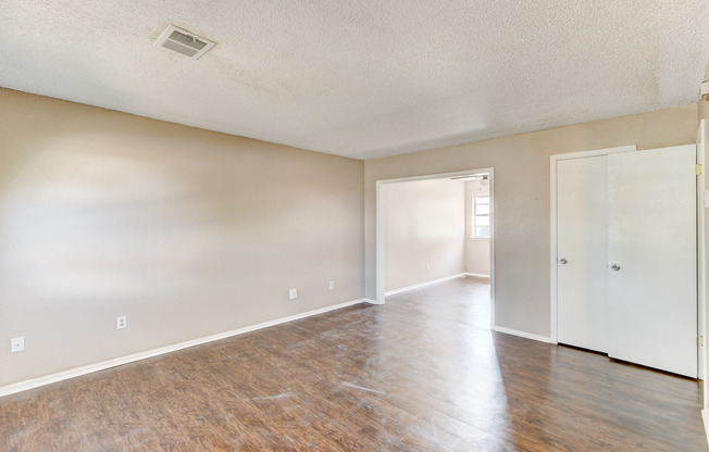 Discover Your New Home: 2-Bedroom Duplex Now Available in Edmond, OK!