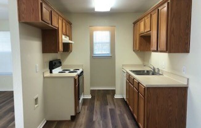 3 beds, 1.5 baths, $1,350, Unit # 100