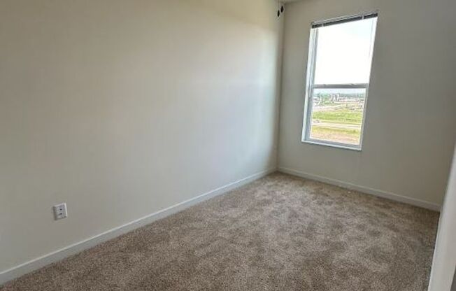 Studio, 1 bath, 565 sqft, $1,199, Unit 143-104