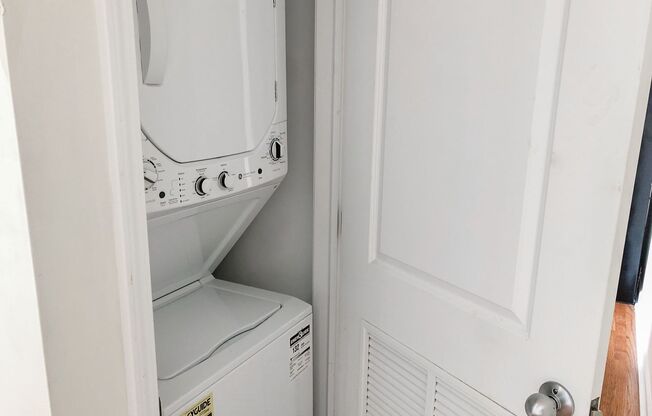 2 beds, 1 bath, 740 sqft, $2,895, Unit 855-3W