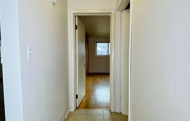 2 beds, 1 bath, $1,495