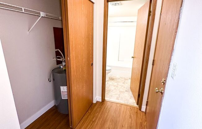 Studio, 1 bath, 460 sqft, $1,395, Unit 413