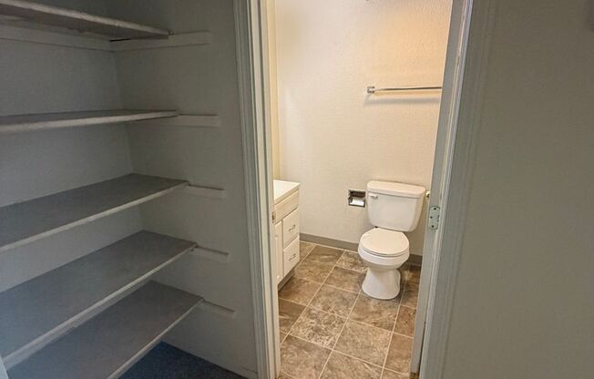 2 beds, 1.5 baths, 907 sqft, $1,595, Unit 3515D