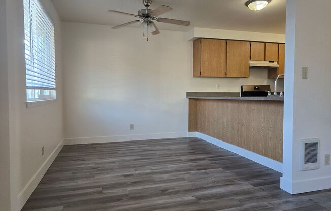 2 beds, 1 bath, 875 sqft, $1,350, Unit 127-38