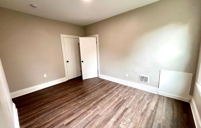 3 beds, 1 bath, 1,400 sqft, $1,495