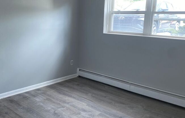 2 beds, 1.5 baths, 850 sqft, $1,795, Unit A03