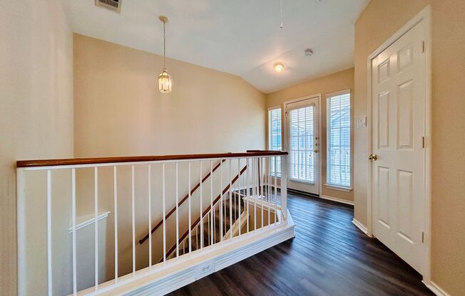 2 beds, 2 baths, $1,595, Unit # 1701