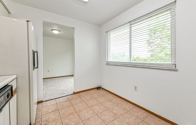 2 beds, 1 bath, $1,400