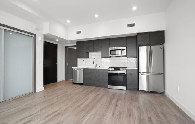 Studio, 1 bath, 470 sqft, $2,599, Unit 607