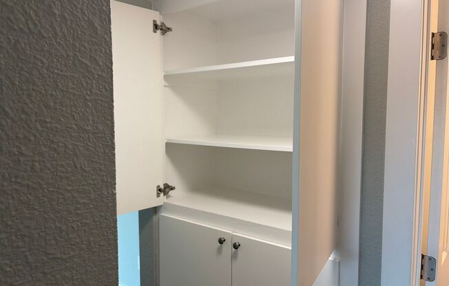 1 bed, 1 bath, 735 sqft, $2,275, Unit 54