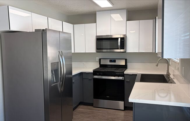 2 beds, 1 bath, 875 sqft, $2,725, Unit 97