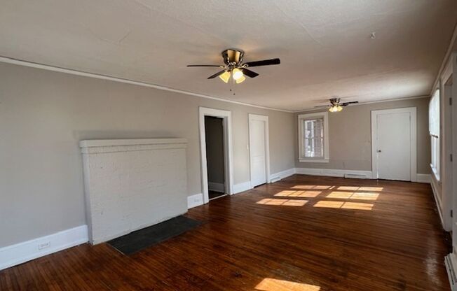 3BR/ 2BA Brick home convenient to Cherrydale!