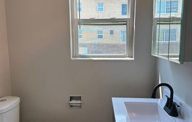 Studio, 1 bath, 450 sqft, $845, Unit 262-2