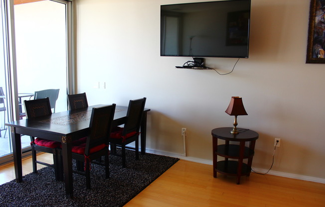 1 bed, 1 bath, $2,095