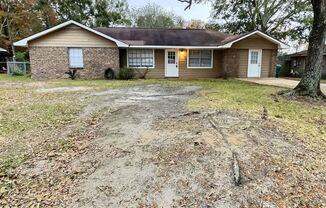 4 beds, 2 baths, $1,685