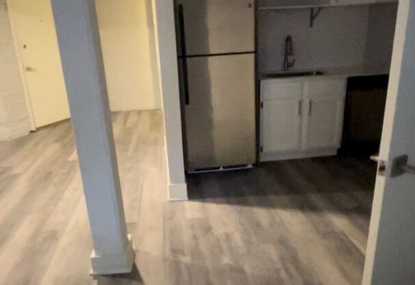 2 beds, 1 bath, 825 sqft, $2,195, Unit 843-GB
