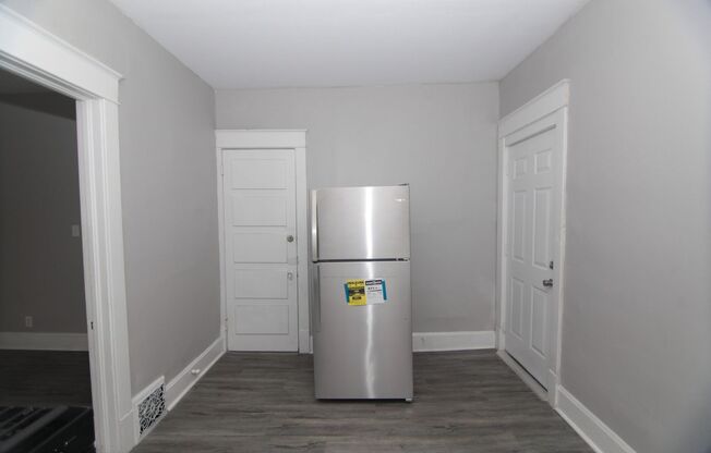 1 bed, 1 bath, $750, Unit 3909 1/2 Unit 2 (3909 1/2 Upper East)