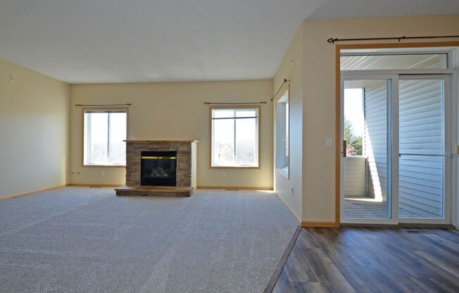 Spacious 2 Bed, 2 Bath Townhome with Abundant Natural Light in Cottage Grove. Available April 1