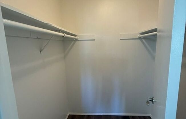 1 bed, 1 bath, 716 sqft, $2,150, Unit J004