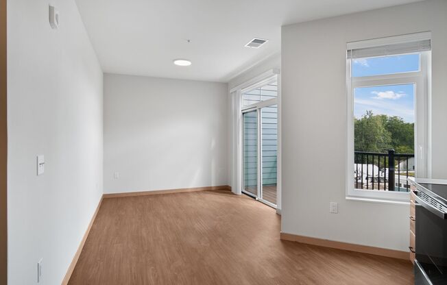 1 bed, 1 bath, 638 sqft, $1,595, Unit 147