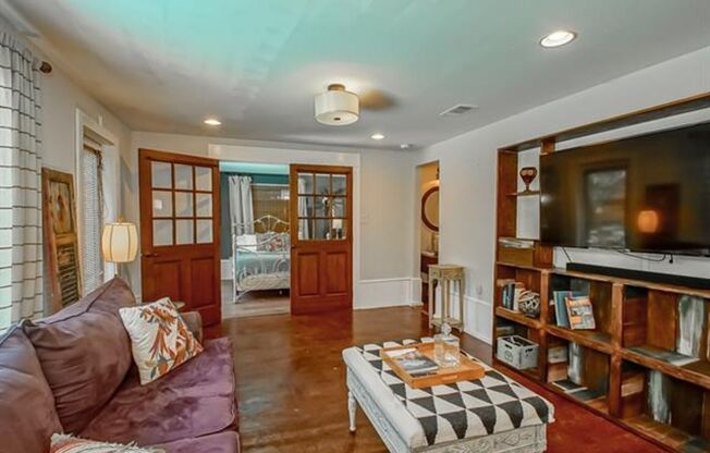 4176 VINCENNES PL