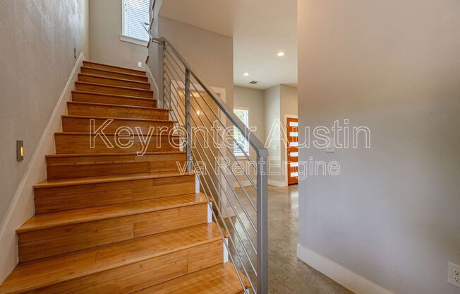 1003 VALDEZ ST
