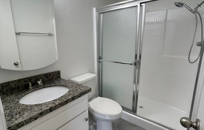 2 beds, 2 baths, $2,895, Unit 205