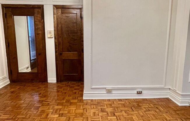Studio, 1 bath, 300 sqft, $1,335, Unit 530-215