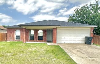 3 Bed/ 2 Bath on 3501 Huntsman Cir