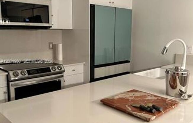 2 beds, 2.5 baths, $3,900, Unit # 3803