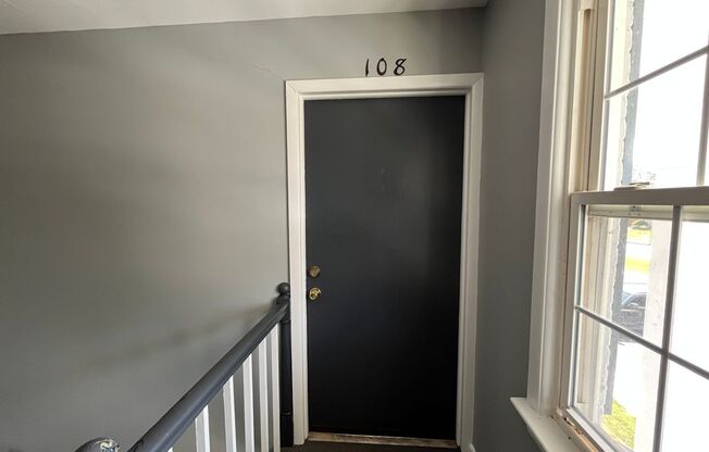 2 beds, 1 bath, 800 sqft, $899, Unit 108