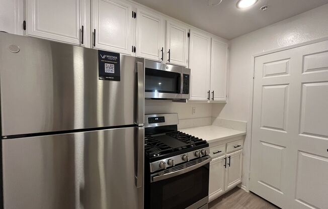2 beds, 2 baths, 1,150 sqft, $2,148, Unit 112