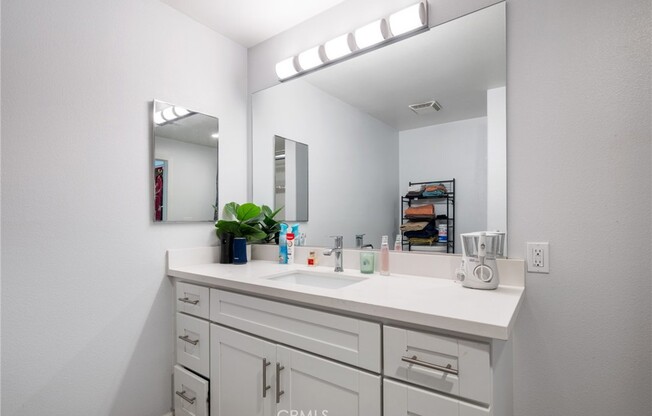 1 bed, 1 bath, 899 sqft, $2,700, Unit 210