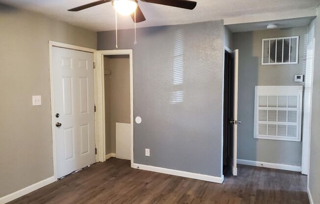 1 bed, 1 bath, $600, Unit 504 S Osage unit 6