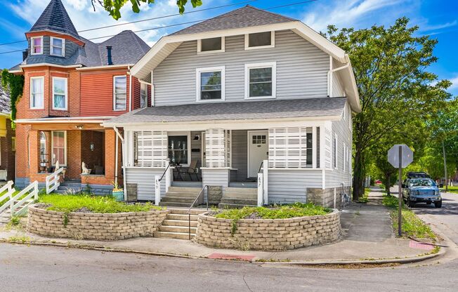 857-859 Wilson Ave
